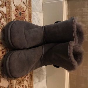 Grey ugg boots